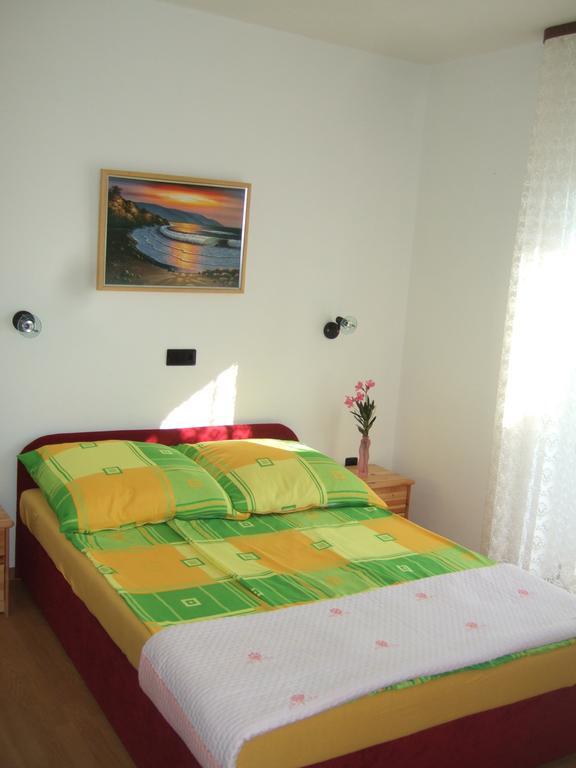 Apartments Bibijana باكوشتاني الغرفة الصورة
